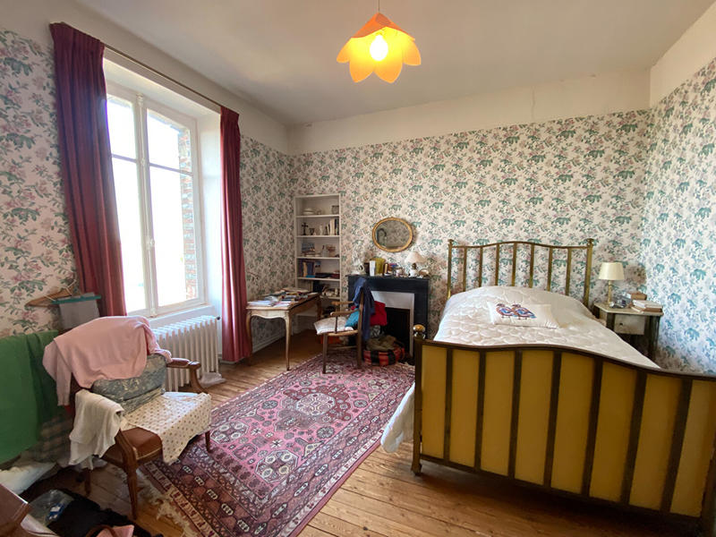 Maison - 220 m² - 9 pièces