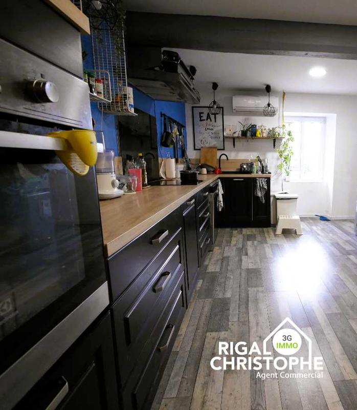 Demeure - 220 m² - 8 pièces