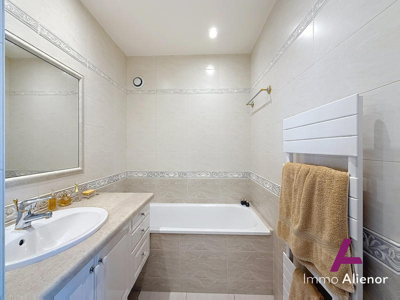 Appartement - 106 m² - 4 pièces