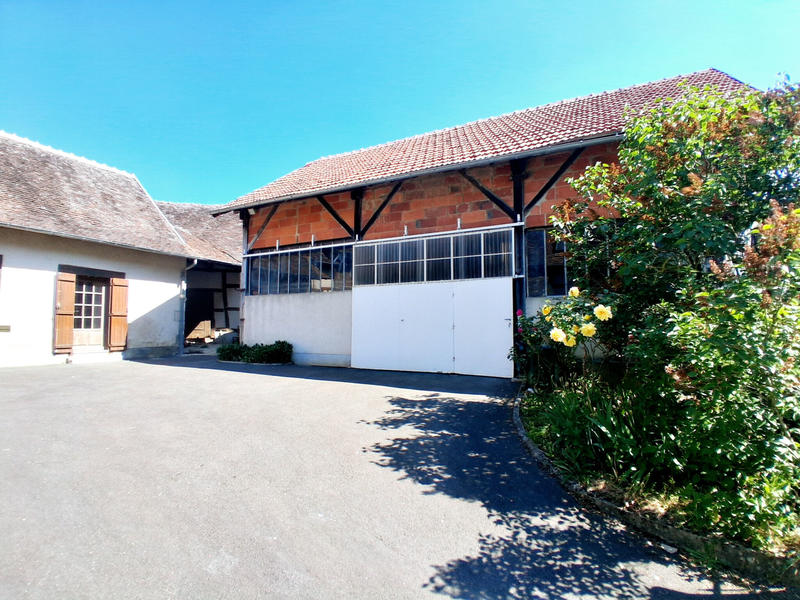 Maison - 215 m² - 8 pièces