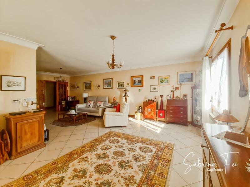 Maison - 163 m² - 6 pièces