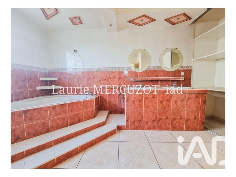 Maison - 245 m² - 4 pièces