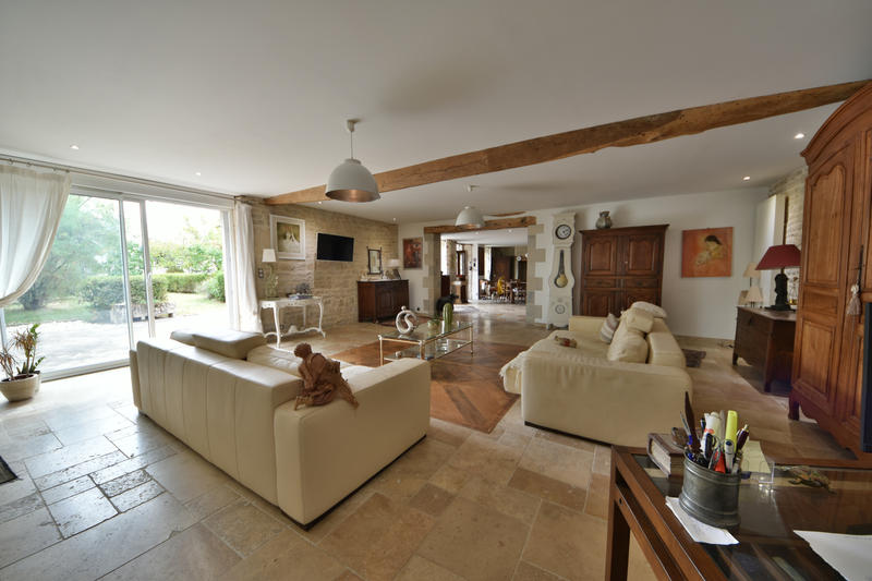 Maison - 180 m² - 6 pièces