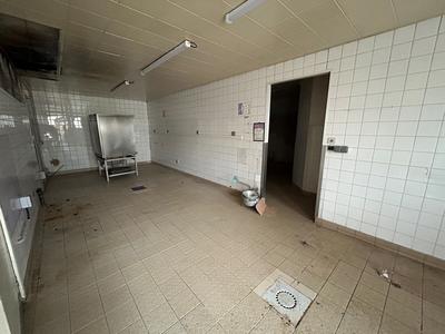 Local commercial - 242 m²