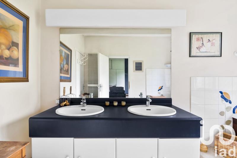 Maison - 277 m² - 10 pièces