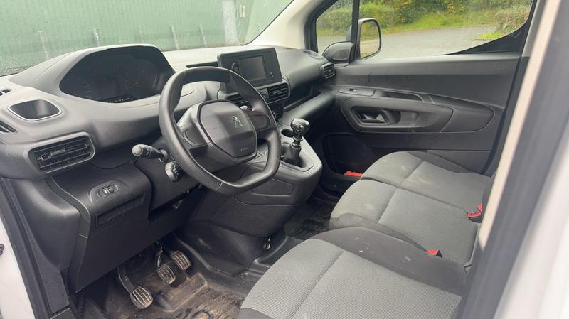 Peugeot Partner Vu 1.5 BlueHDi 100 Fourgon