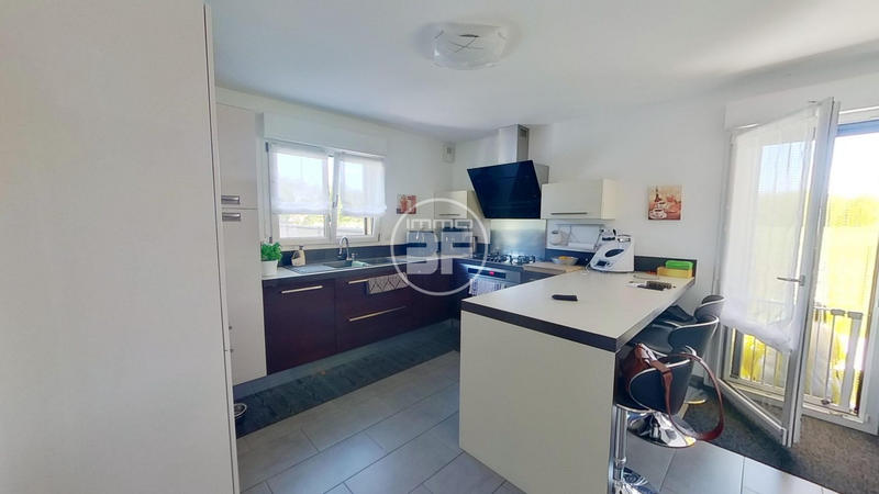 Maison - 260 m² - 6 pièces