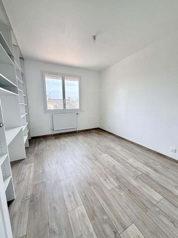 Maison - 121 m² - 7 pièces