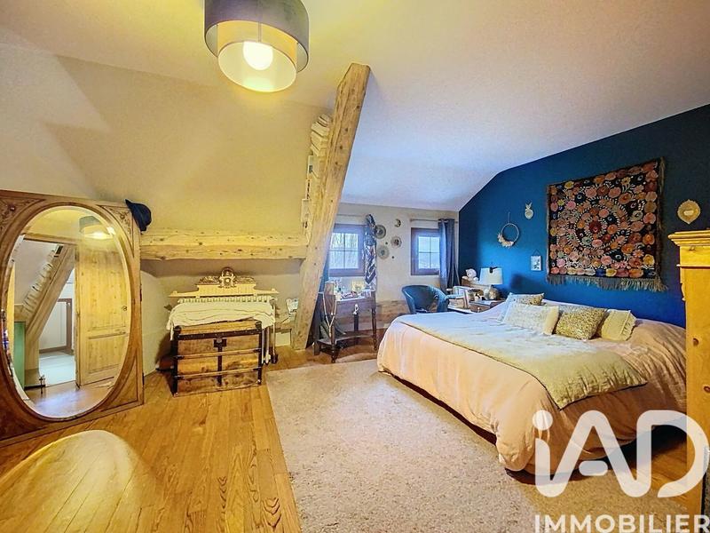 Maison - 234 m² - 7 pièces