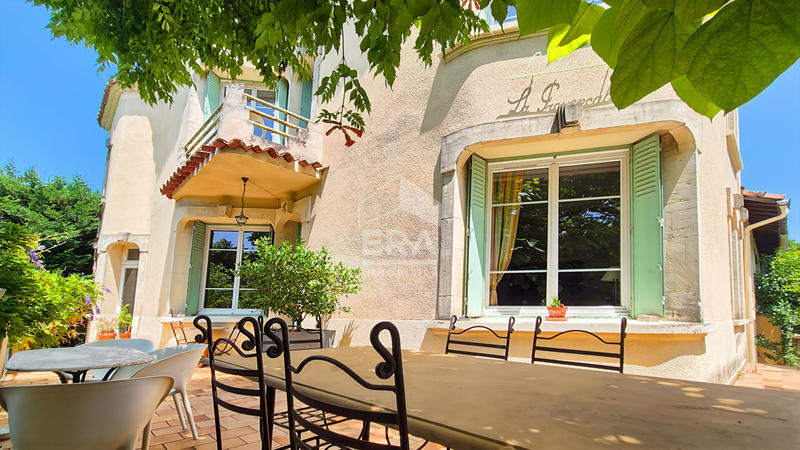 Maison - 180 m² - 9 pièces