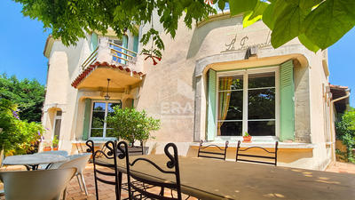 Maison - 180 m² - 9 pièces