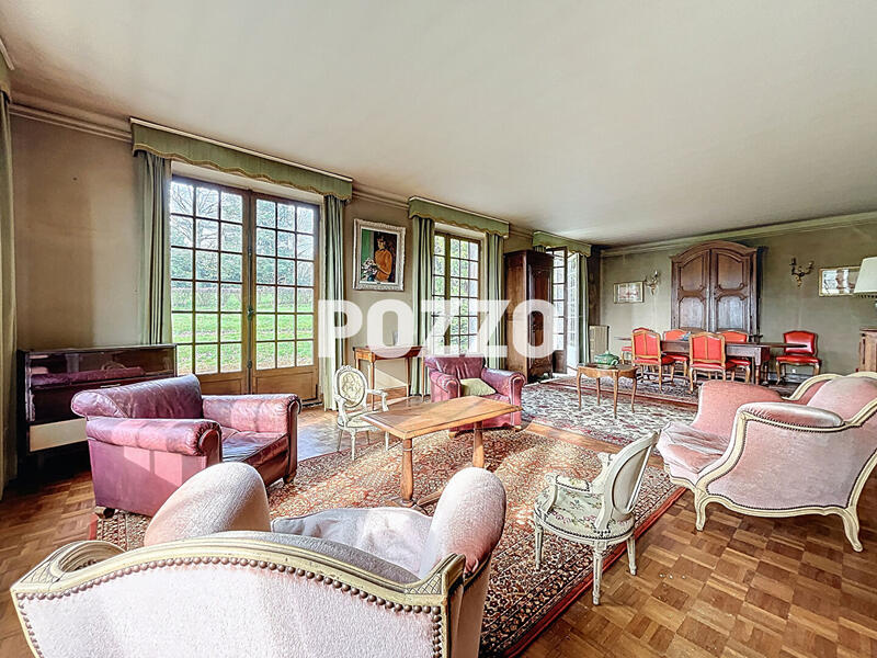 Maison - 276 m² - 10 pièces