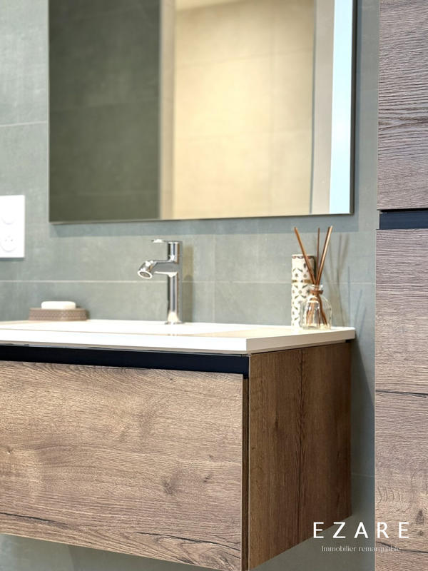 Maison - 302 m² - 7 pièces