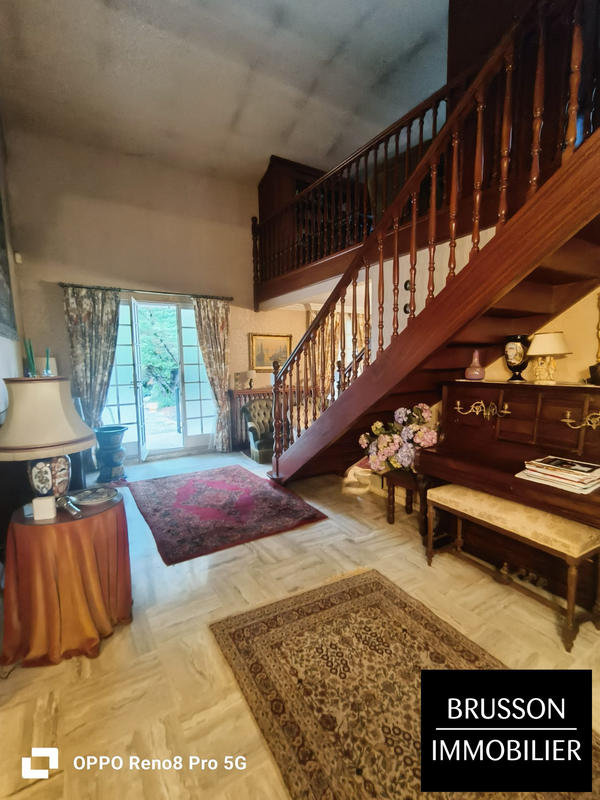 Villa - 256 m² - 6 pièces