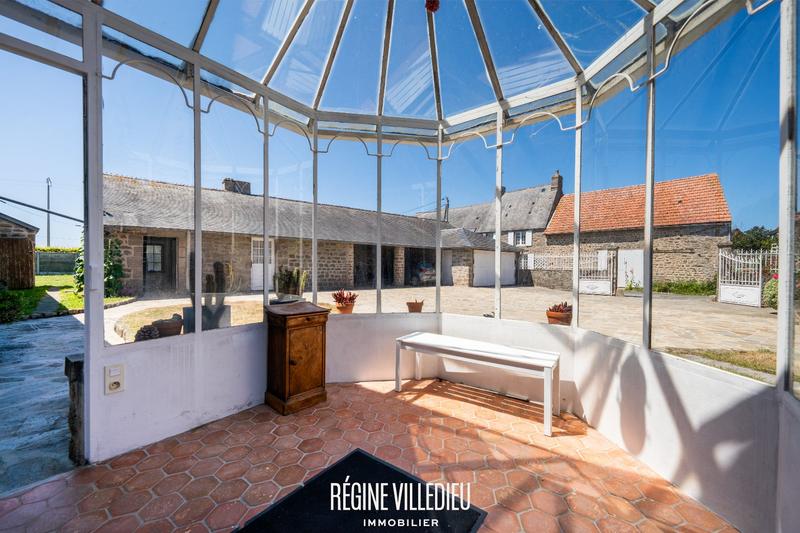 Maison - 296 m² - 11 pièces