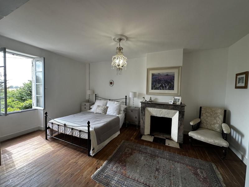 Maison traditionnelle - 178 m² - 6 pièces