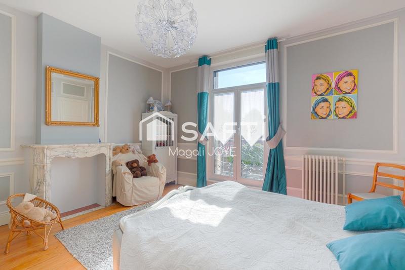 Maison de maîtres - 290 m² - 12 pièces