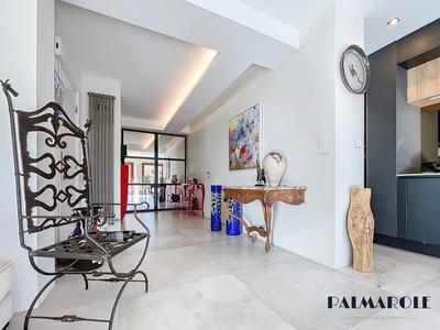 Appartement - 97 m² - 3 pièces