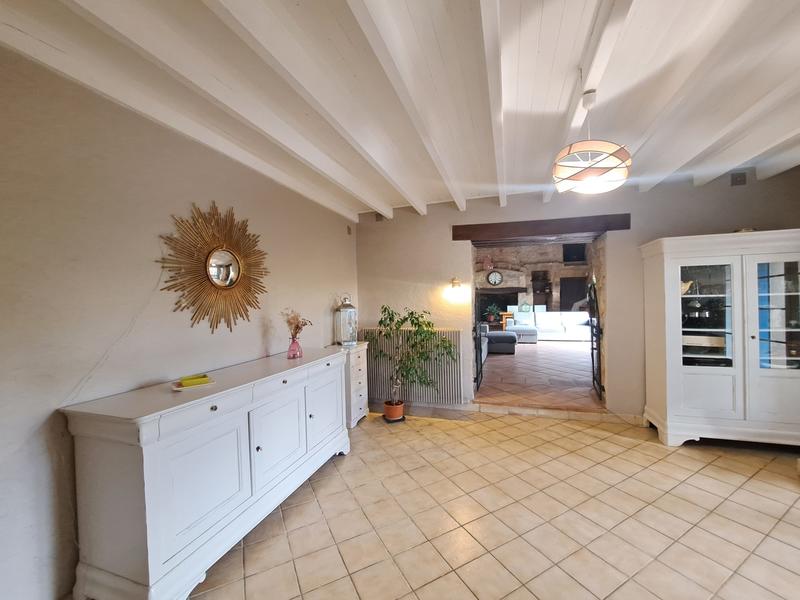 Maison - 222 m² - 7 pièces