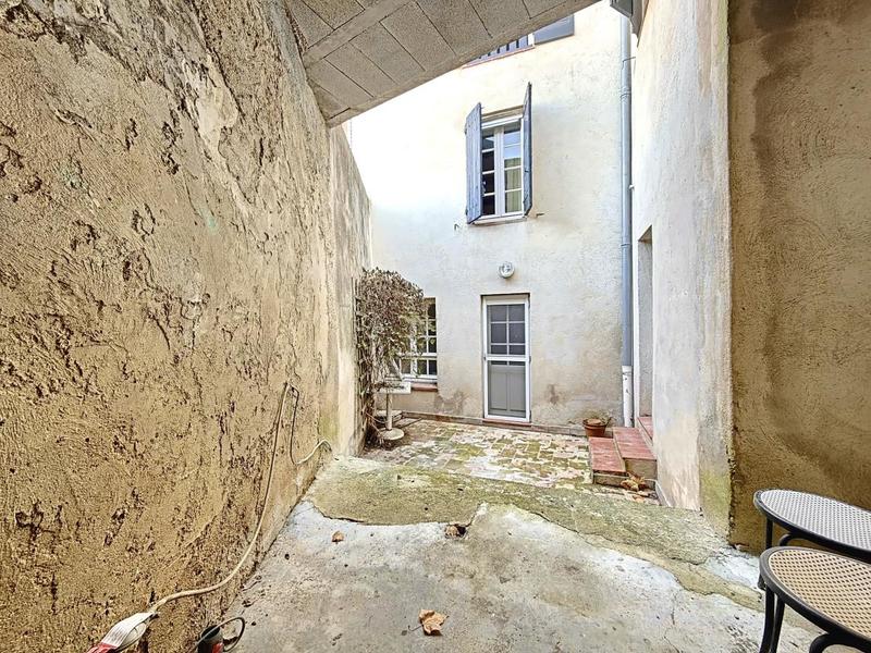 Maison - 204 m² - 7 pièces