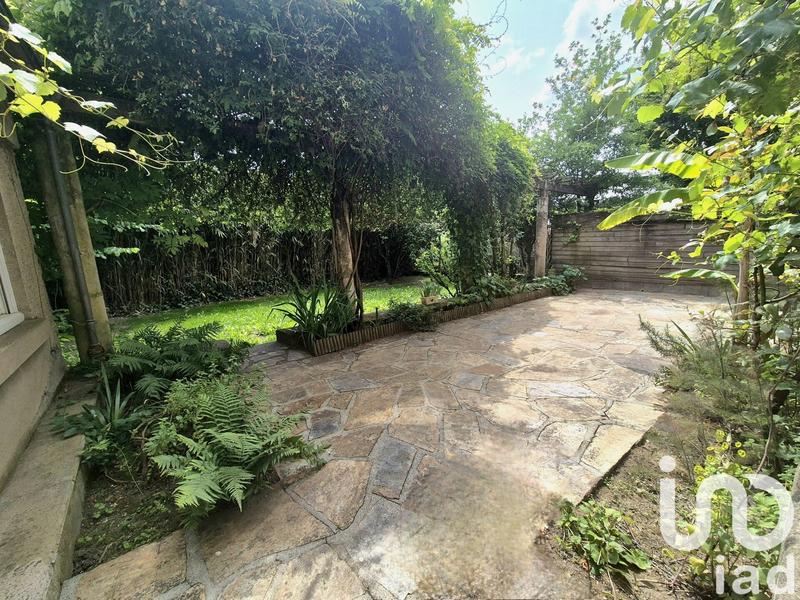 Maison - 250 m² - 8 pièces