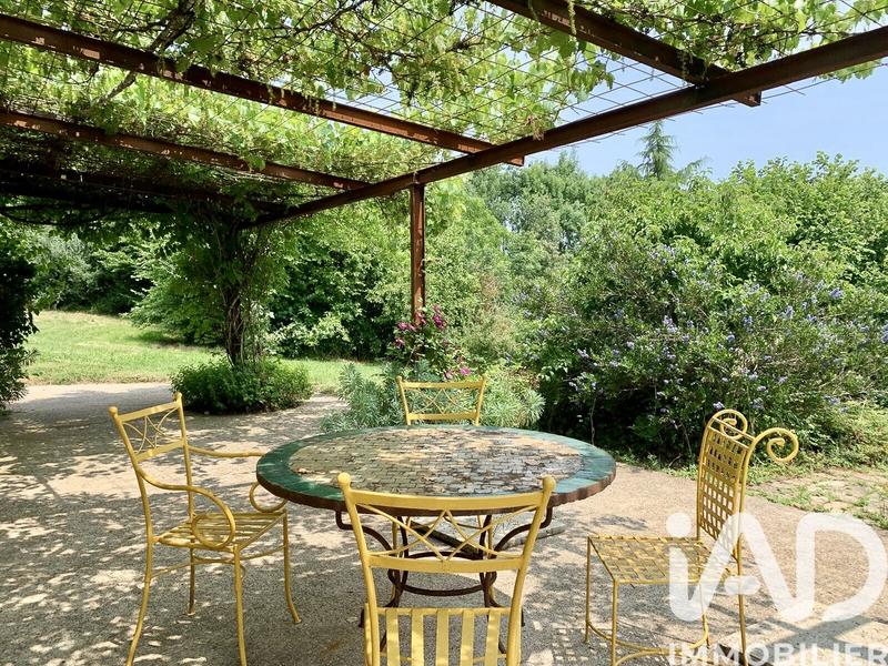 Maison - 470 m² - 11 pièces