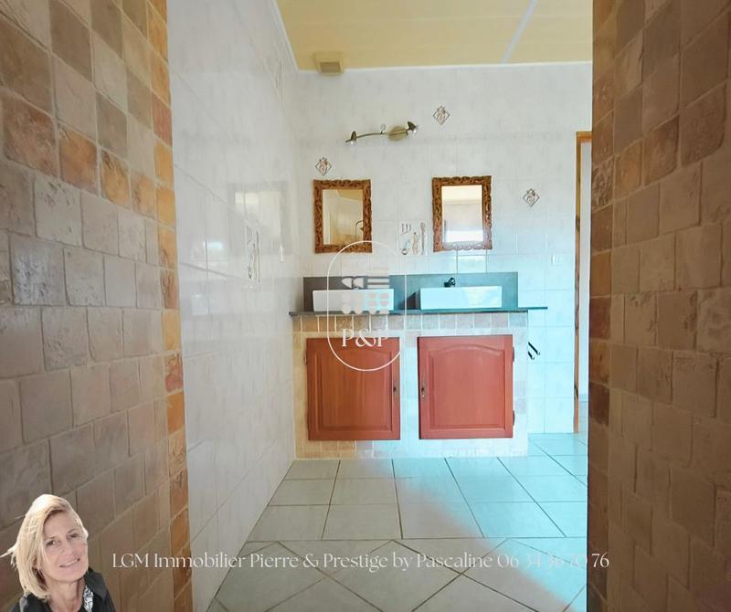 Maison - 202 m² - 6 pièces