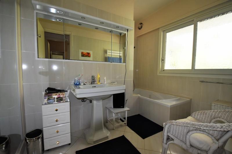 Maison - 306 m² - 8 pièces