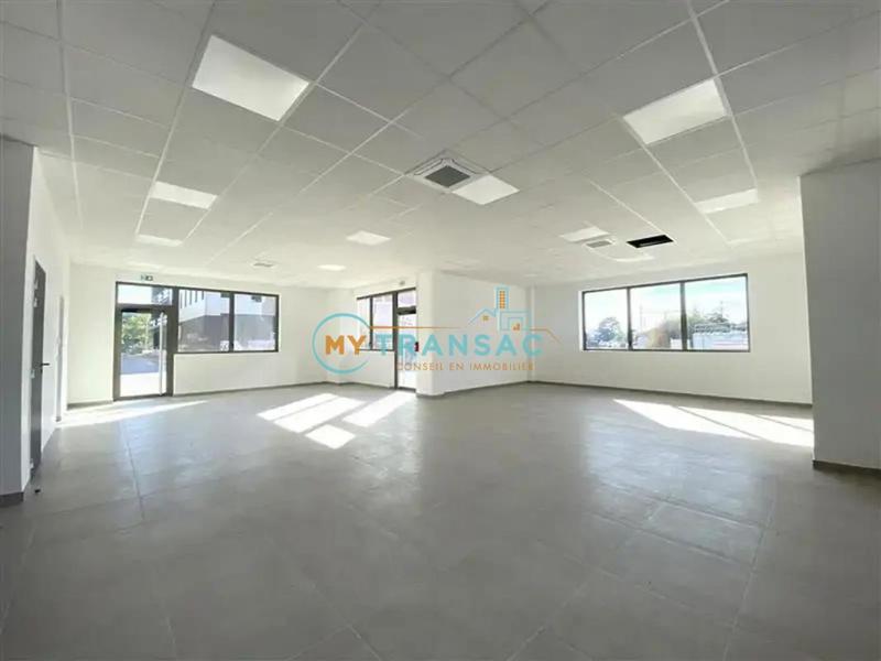 Local d'activités - 652 m²