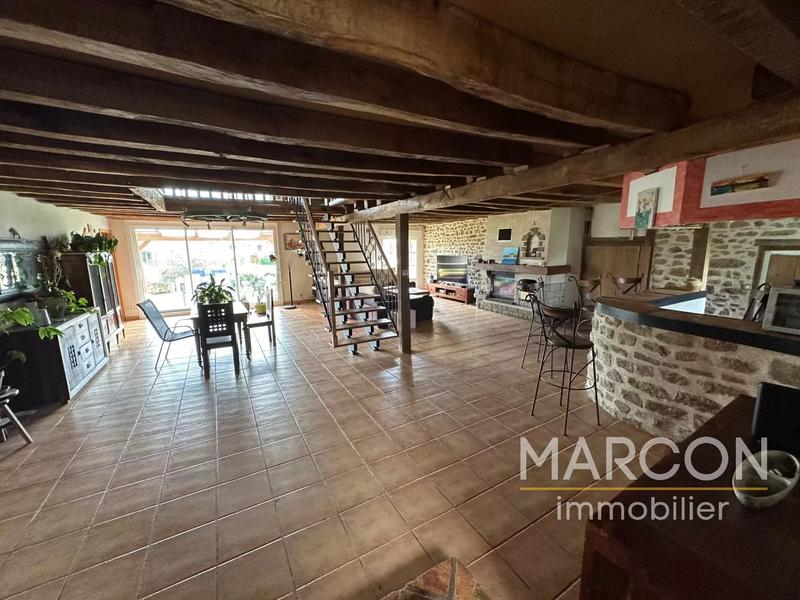 Maison de village - 237 m² - 9 pièces