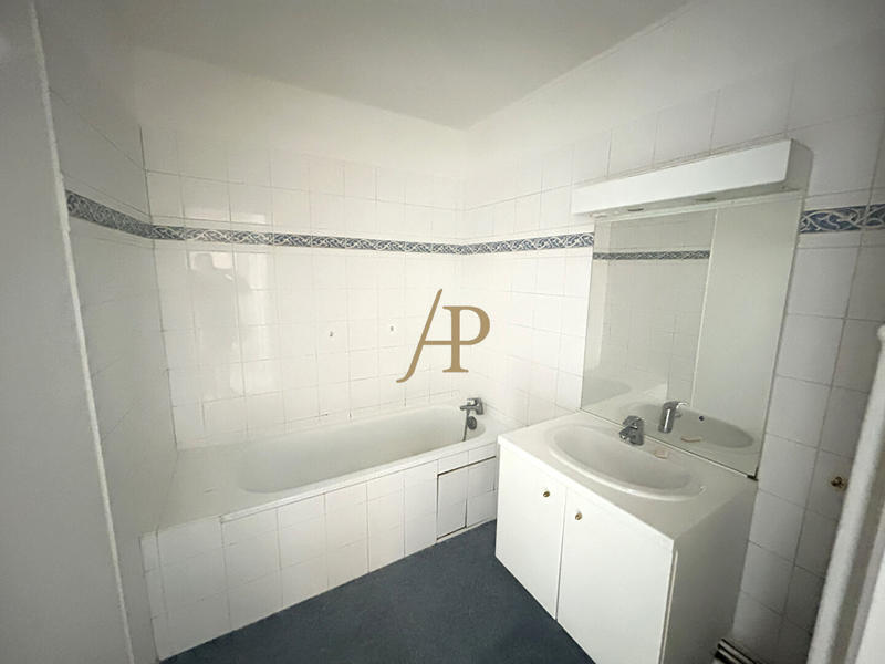 Appartement - 85 m² - 3 pièces