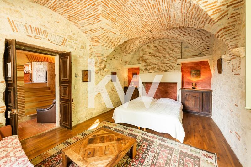 Manoir - 435 m² - 7 pièces