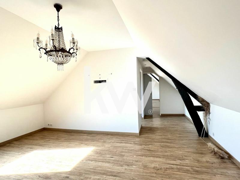 Maison - 220 m² - 9 pièces