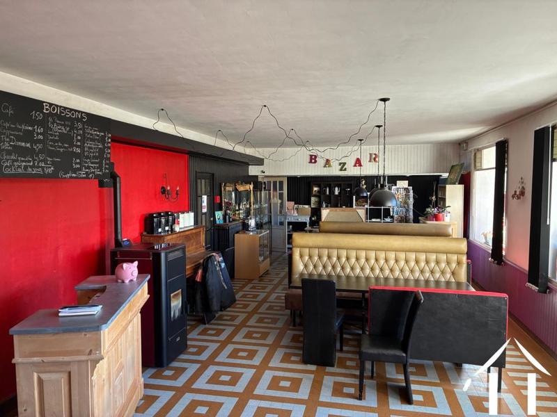 Maison - 400 m² - 27 pièces