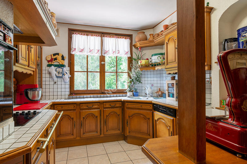 Maison - 720 m² - 12 pièces