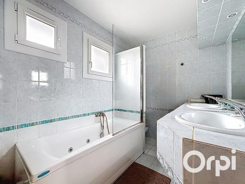 Maison - 103 m² - 4 pièces