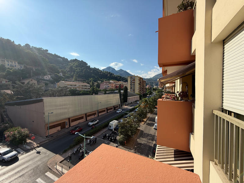 Appartement - 82 m² - 3 pièces