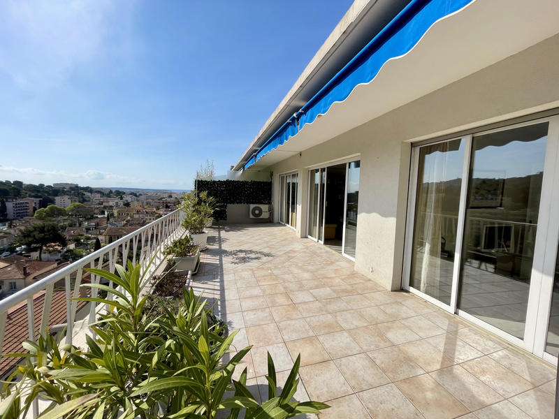 Appartement - 77 m² - 3 pièces