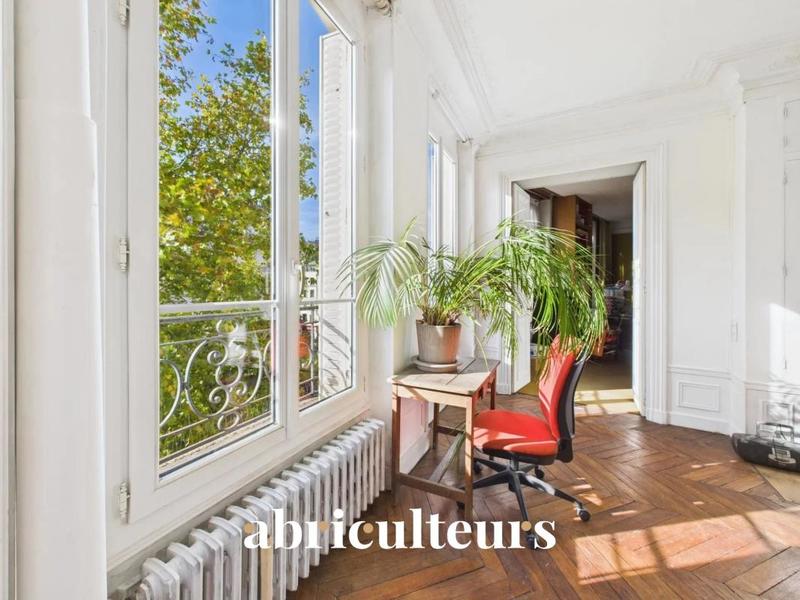 Appartement ancien - 129 m² - 5 pièces