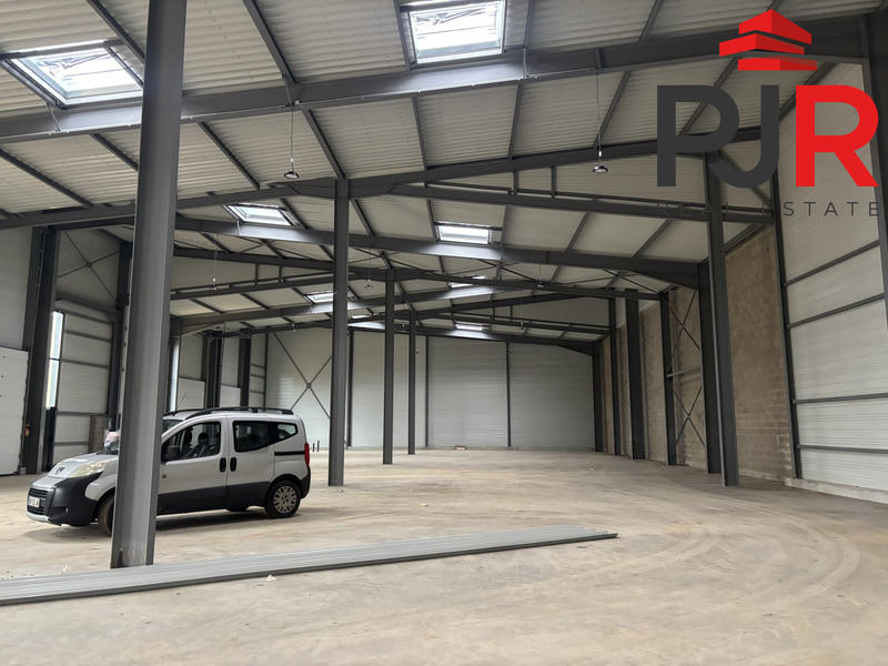Local d'activités - 208 m²