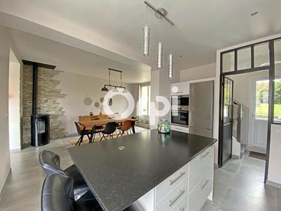 Maison - 202 m² - 8 pièces