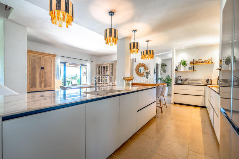 Villa - 350 m² - 13 pièces