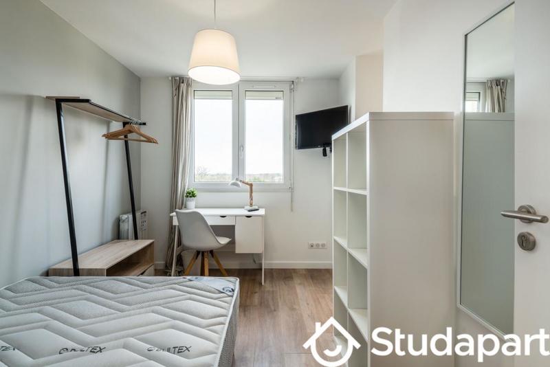 Chambre - 10 m² - 1 pièce