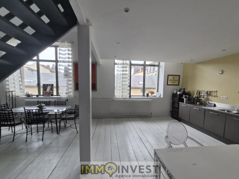 Appartement - 210 m² - 6 pièces