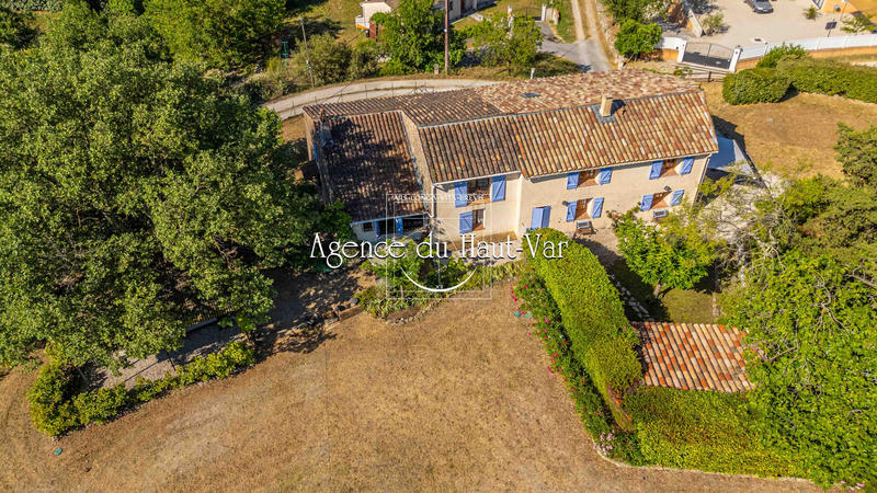 Villa - 213 m² - 7 pièces