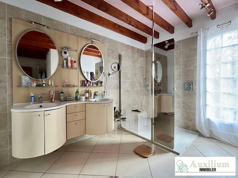 Maison traditionnelle - 146 m² - 6 pièces