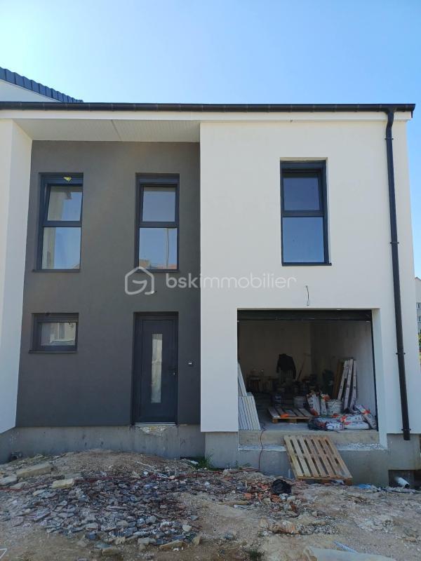 Maison - 110 m² - 5 pièces