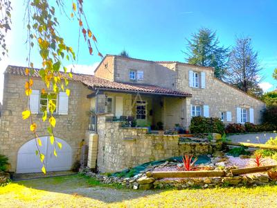 Maison - 197 m² - 7 pièces