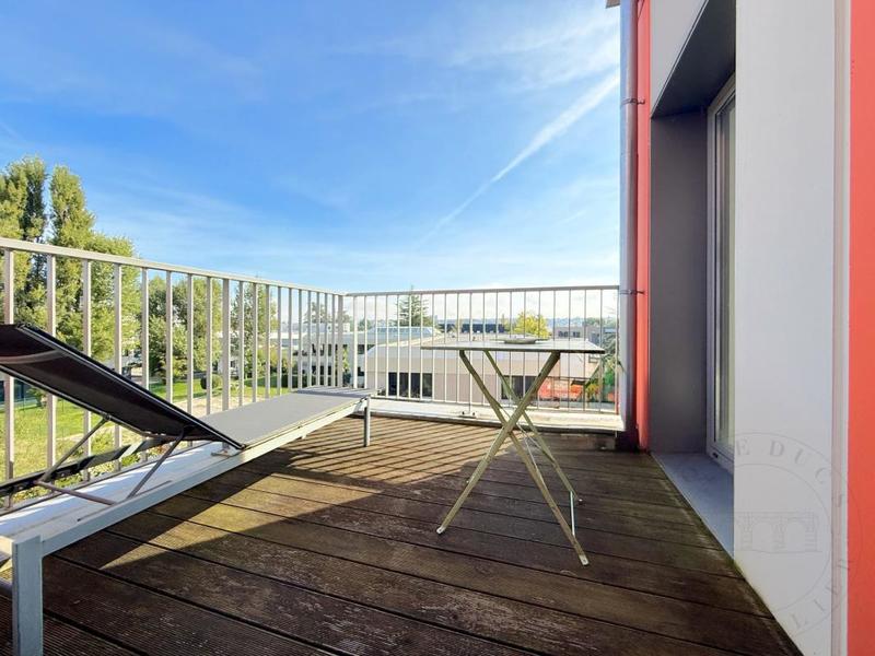 Bureau - 68 m² - 7 pièces