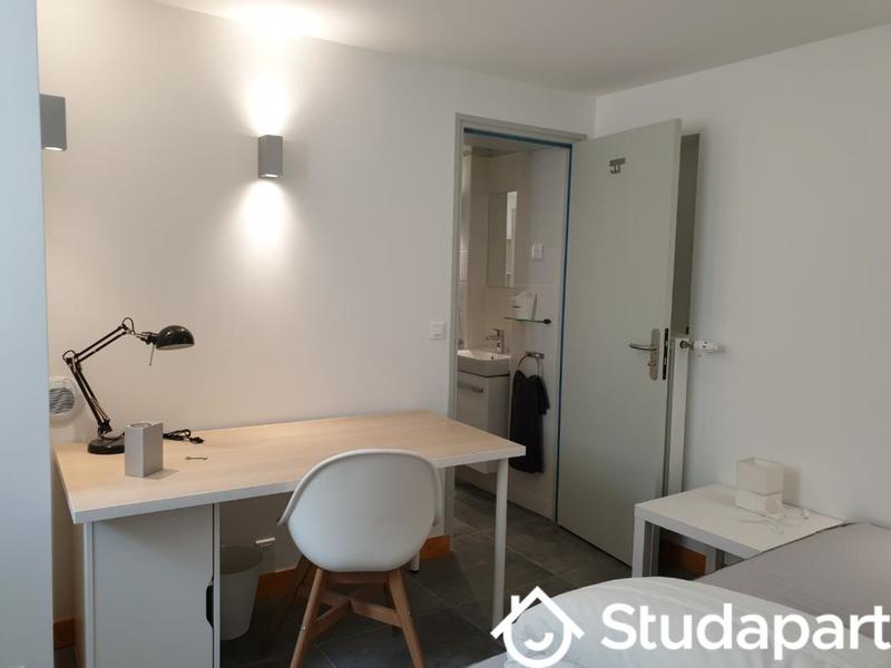 Chambre - 12 m² - 1 pièce